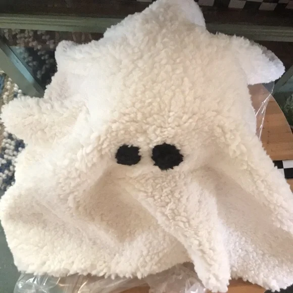 Pottery Barn Spooky and Cute Gus The Ghoulish Ghost Cuddle Decorative Pi… - Picture 7 of 16
